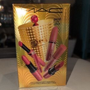 MAC Cosmetics Stay Curious Lipstick Set